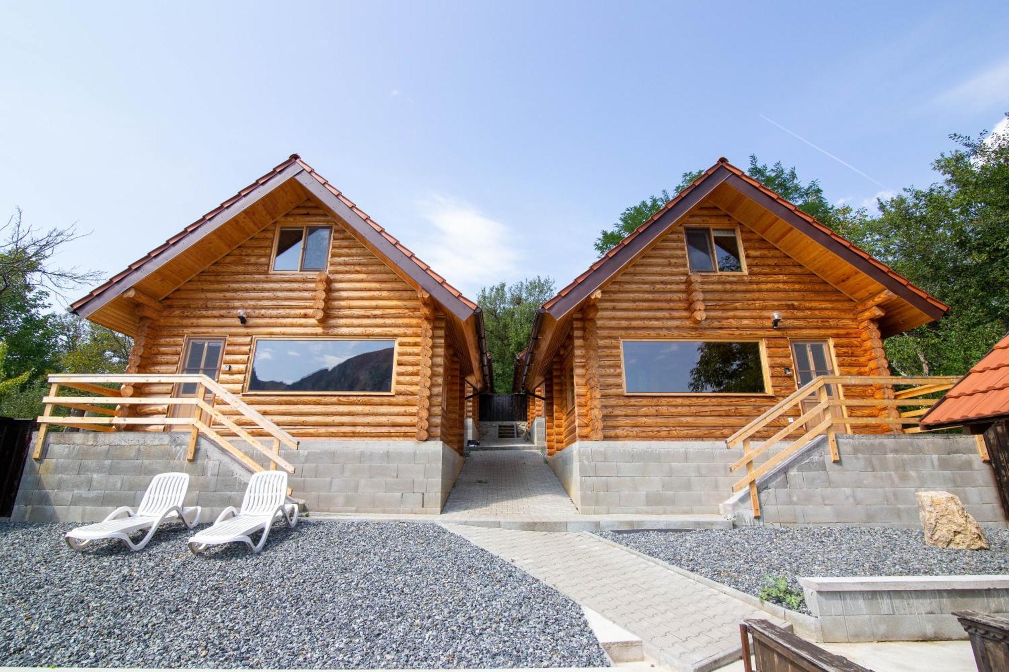 Chalet Long Rock