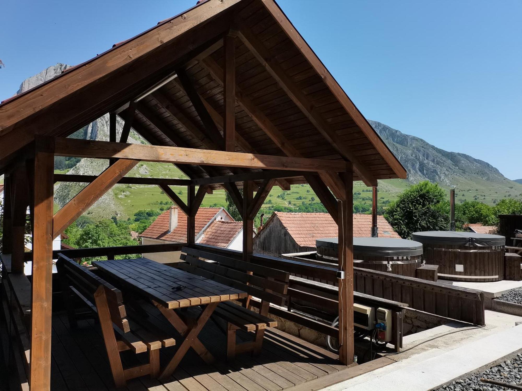 Chalet Long Rock *